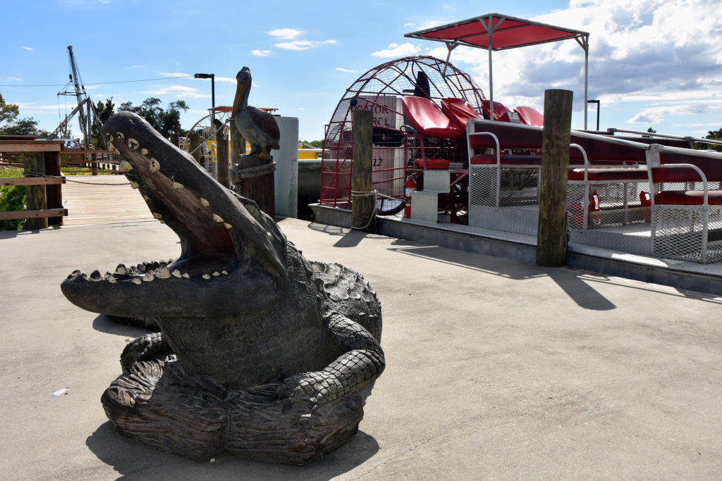 dock alligator statue